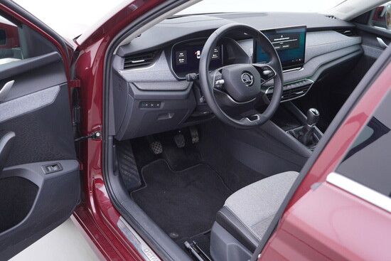 ŠKODA OCTAVIA Top Selection 1.5 TSI 110 kW manuál, DPH_4