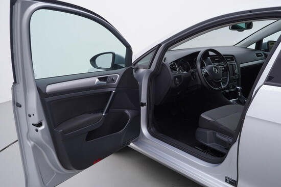 VOLKSWAGEN E-GOLF    85 kW automat, DPH_4