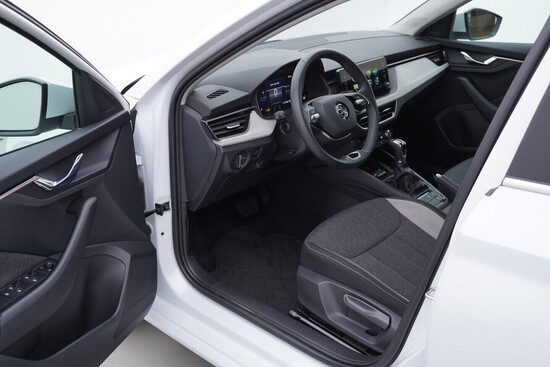ŠKODA SCALA Top Selection 1.0 TSI 85 kW automat, DPH_4