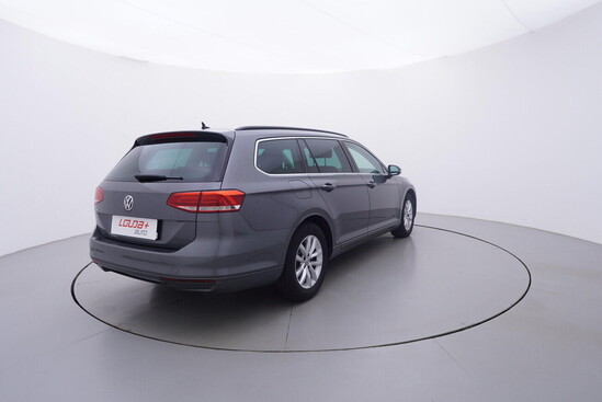 VOLKSWAGEN PASSAT Comfortline 2.0 TDI 110 kW automat_3