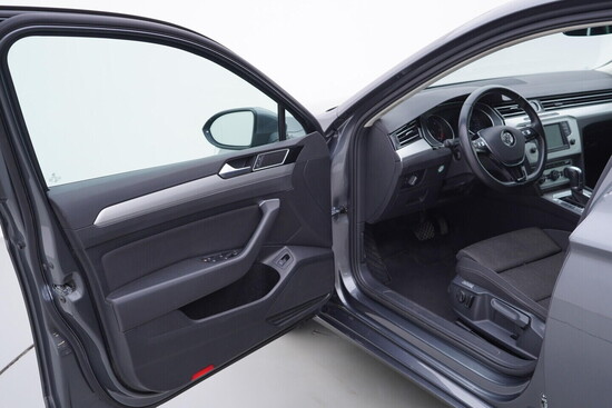 VOLKSWAGEN PASSAT Comfortline 2.0 TDI 110 kW automat_4