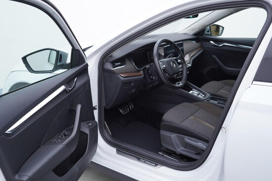 ŠKODA OCTAVIA Scout 2.0 TDI 147 kW automat, DPH_4