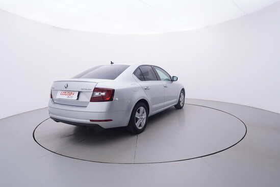 ŠKODA OCTAVIA  1.8 TSI 132 kW manuál_3