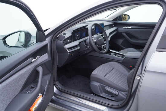 ŠKODA SUPERB Selection 2.0 TDI 110 kW automat, DPH_4