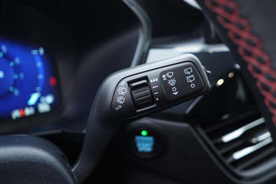 FORD KUGA  1.5  110 kW manuál_5