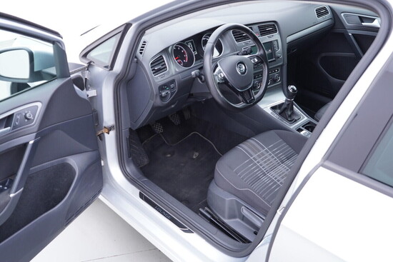 VOLKSWAGEN GOLF Lounge 1.4 TSI 110 kW manuál_4