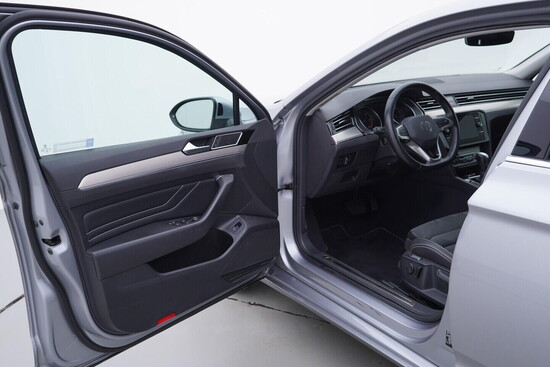 VOLKSWAGEN PASSAT VARIANT Elegance 2.0 TDI 110 kW automat, DPH_4