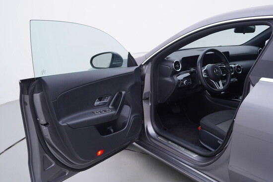 MERCEDES-BENZ CLA  2.0 . 85 kW automat_4