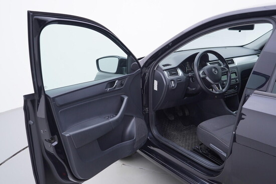 ŠKODA RAPID  1.6 TDI 77 kW manuál_4