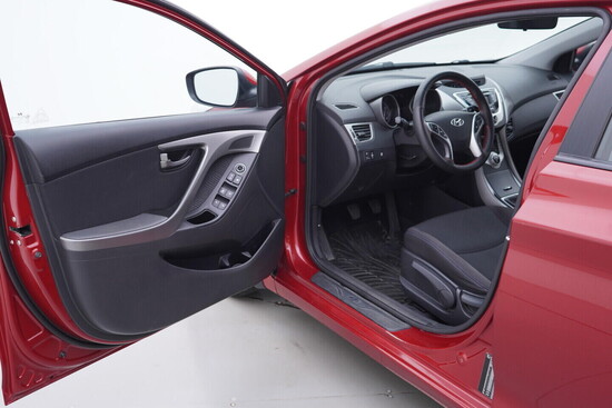 HYUNDAI ELANTRA 1.6 T-GDI 97 kW manuál_4