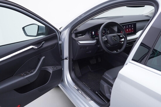 ŠKODA OCTAVIA  1.5 TSI 110 kW automat_4