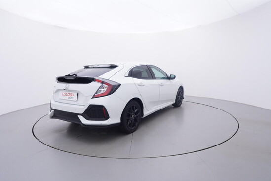 HONDA CIVIC Executive 1.0 VTEC 95 kW manuál_3