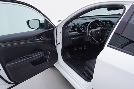 HONDA CIVIC Executive 1.0 VTEC 95 kW manuál_4