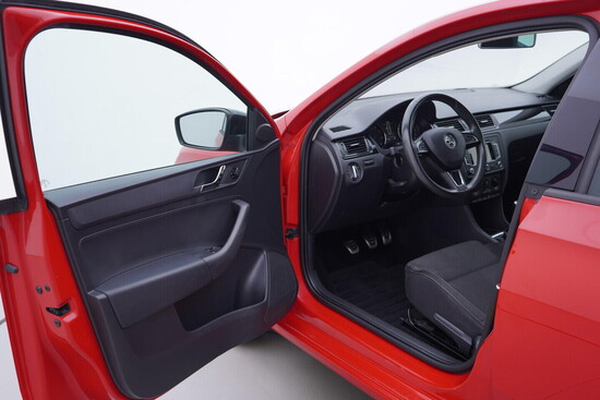 ŠKODA RAPID SPACEBACK  1.2 TSI 77 kW manuál_4