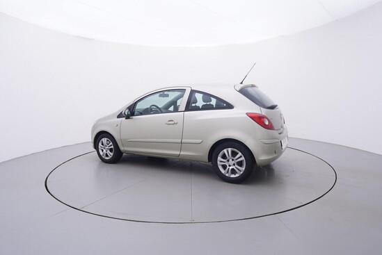 OPEL CORSA  1.2 CDTi 66 kW manuál_2