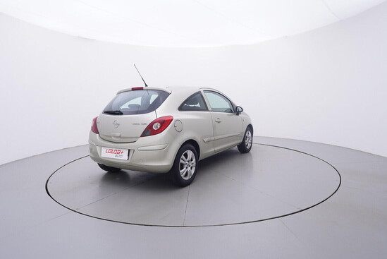 OPEL CORSA  1.2 CDTi 66 kW manuál_3