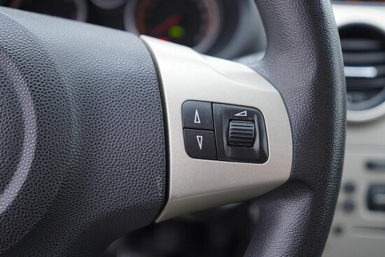 OPEL CORSA  1.2 CDTi 66 kW manuál_5