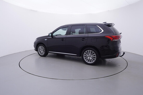 MITSUBISHI OUTLANDER Intense+ 2.4 MIVEC 99 kW automat_2