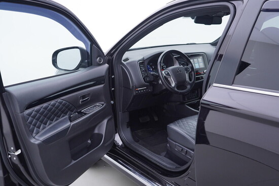 MITSUBISHI OUTLANDER Intense+ 2.4 MIVEC 99 kW automat_4