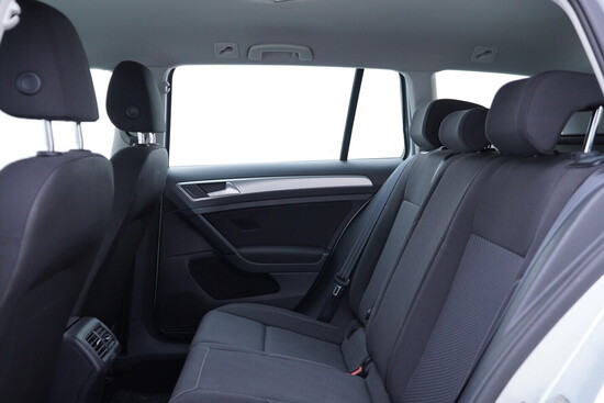 VOLKSWAGEN GOLF Trendline 1.0 TSI 85 kW automat, DPH_5