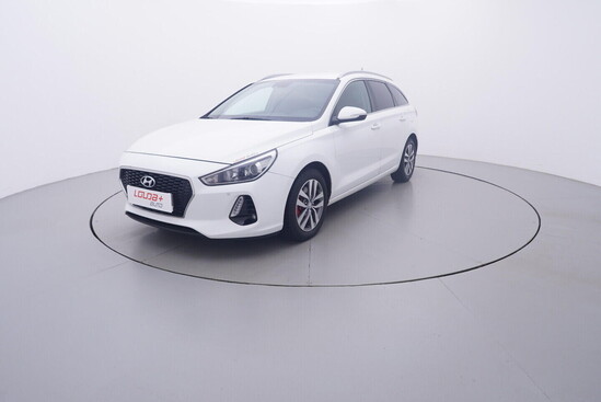 HYUNDAI I30 Style 1.6 CRDI 81 kW automat_1