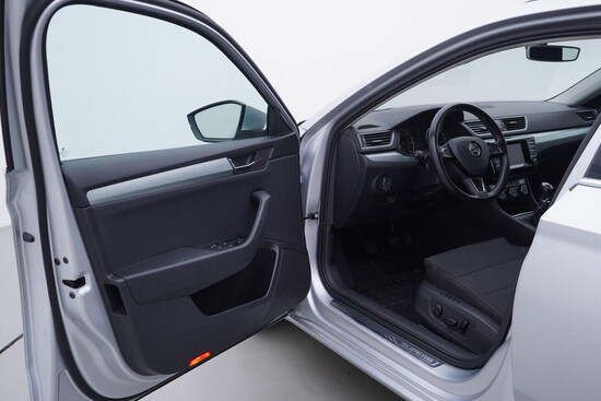 ŠKODA SUPERB  2.0 TDI 110 kW manuál_4