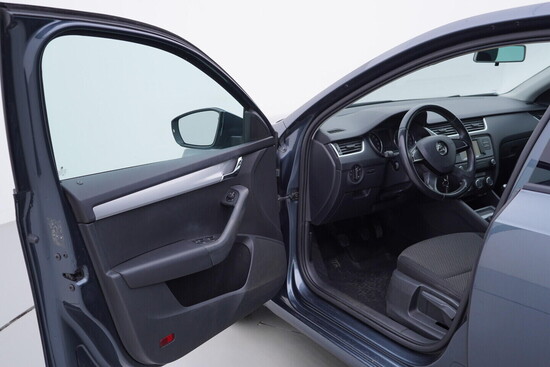 ŠKODA OCTAVIA Ambition 2.0 TDI 110 kW manuál_4