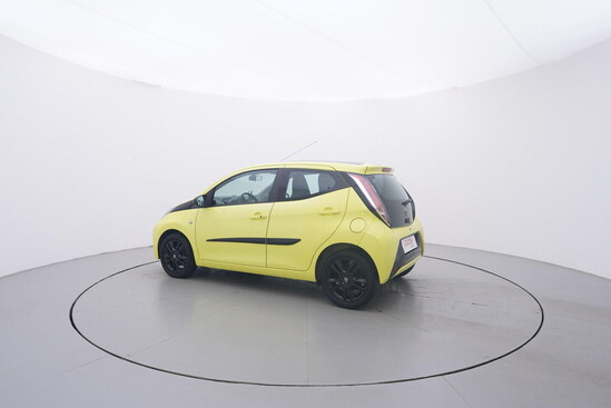 TOYOTA AYGO  1.0 1.0i 51 kW manuál_2