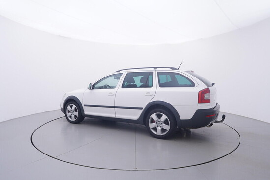 ŠKODA OCTAVIA Scout 2.0 TDI 103 kW manuál_2