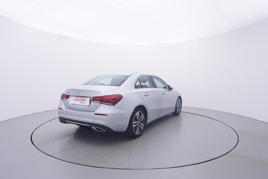 MERCEDES-BENZ A200  1.3 . 120 kW automat_3
