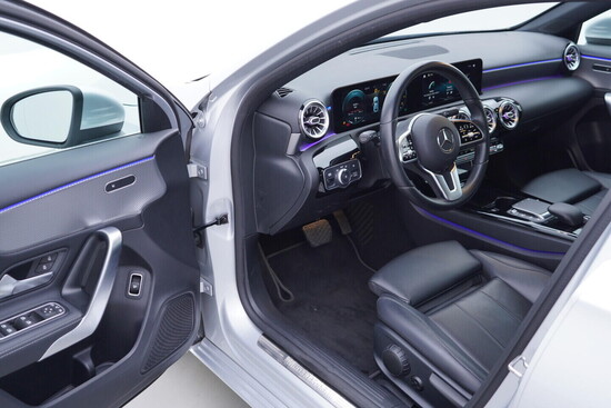MERCEDES-BENZ A200  1.3 . 120 kW automat_4