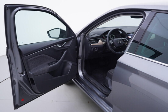 ŠKODA SCALA  1.0 TSI 81 kW automat, DPH_4