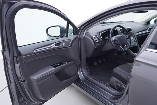 FORD MONDEO Titanium 2.0  110 kW manuál, DPH_4