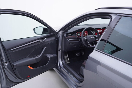 ŠKODA OCTAVIA RS 2.0 TSI 195 kW automat, DPH_4