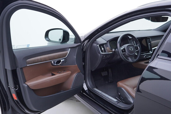 VOLVO V90 Pro Cross Country D5 2.0 173 kW automat, DPH_4