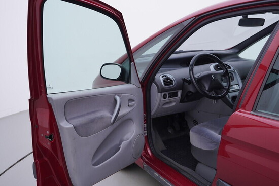 CITROEN XSARA PICASSO Exclusive 1.6 HDI 66 kW manuál_4