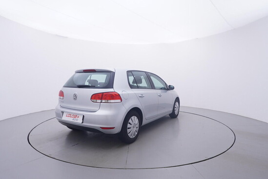 VOLKSWAGEN GOLF Trendline 1.4 16V 59 kW manuál_3
