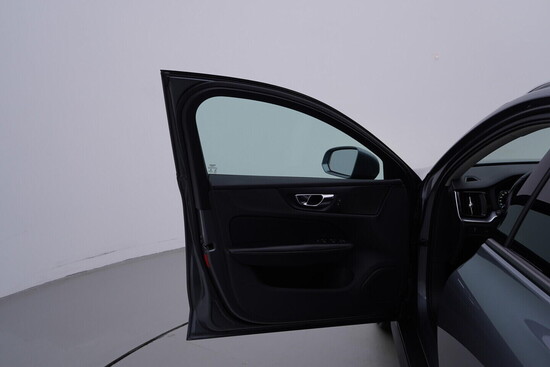 VOLVO V60 crossover 2.0 D4 140 kW automat_4