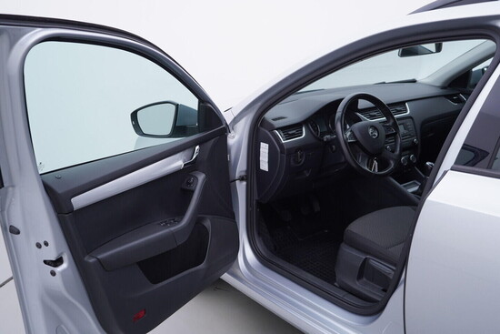 ŠKODA OCTAVIA Ambition 1.6 TDI 77 kW manuál_4