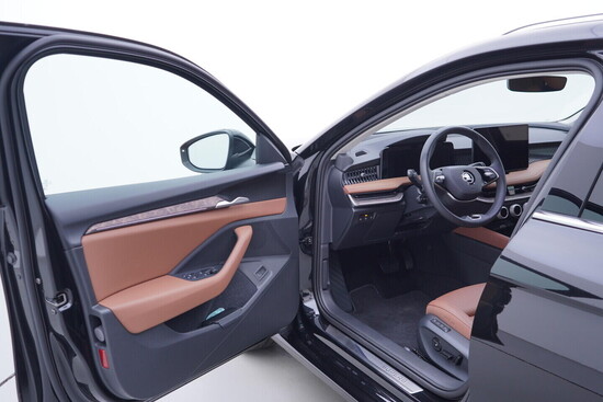 ŠKODA SUPERB L&K 2.0 TDI 142 kW automat, DPH_4
