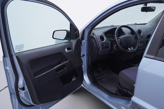 FORD FUSION Trend 1.4 Duratec 59 kW manuál_4