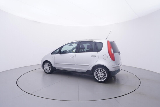 MITSUBISHI COLT  1.3 Mivec 70 kW manuál_2