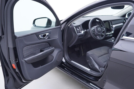 VOLVO V60 CORE 2.0  120 kW automat, DPH_4