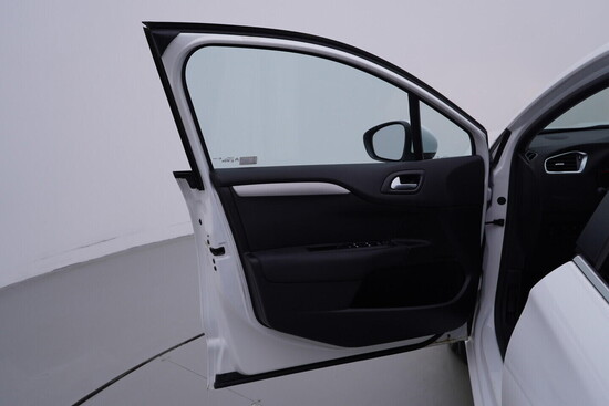 CITROEN C4  1.6 VTi 88 kW manuál_4