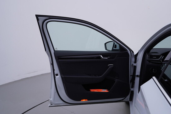 ŠKODA SUPERB L&K 2.0 TDI 147 kW automat, DPH_4