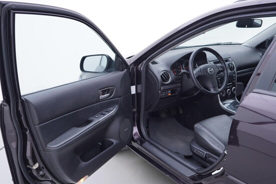 MAZDA 6  2.0 MZR-CD 105 kW manuál_4
