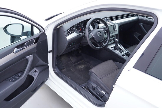 VOLKSWAGEN PASSAT  2.0 TDI 110 kW automat_4