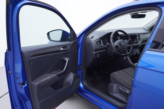 VOLKSWAGEN T-ROC Life 1.5 TSI 110 kW manuál_4