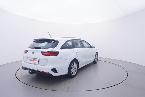 KIA CEED Comfort 1.4 16V 73 kW manuál_3
