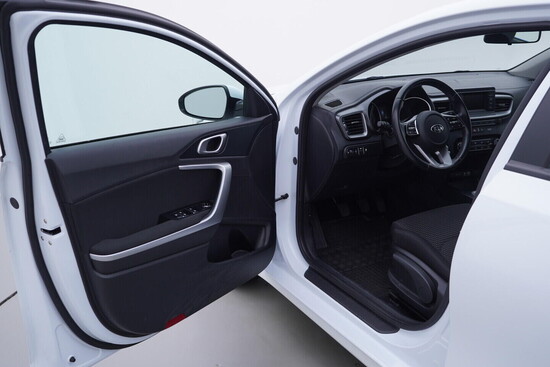 KIA CEED Comfort 1.4 16V 73 kW manuál_4